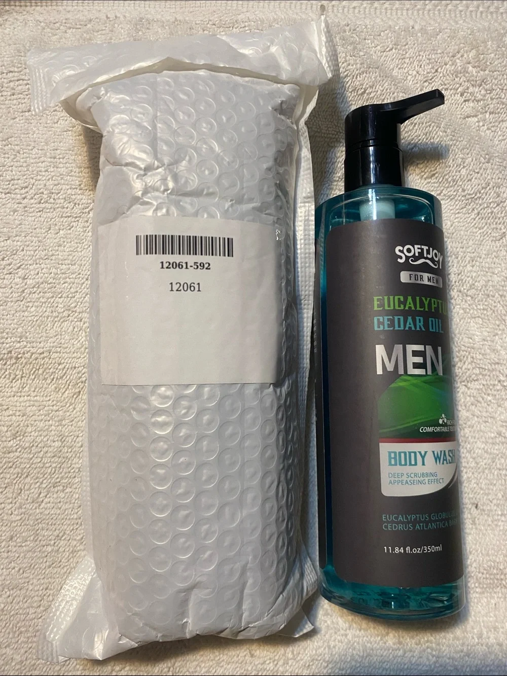 Men Eucalyptus + Cedar Oil Body Wash - Blue/Green